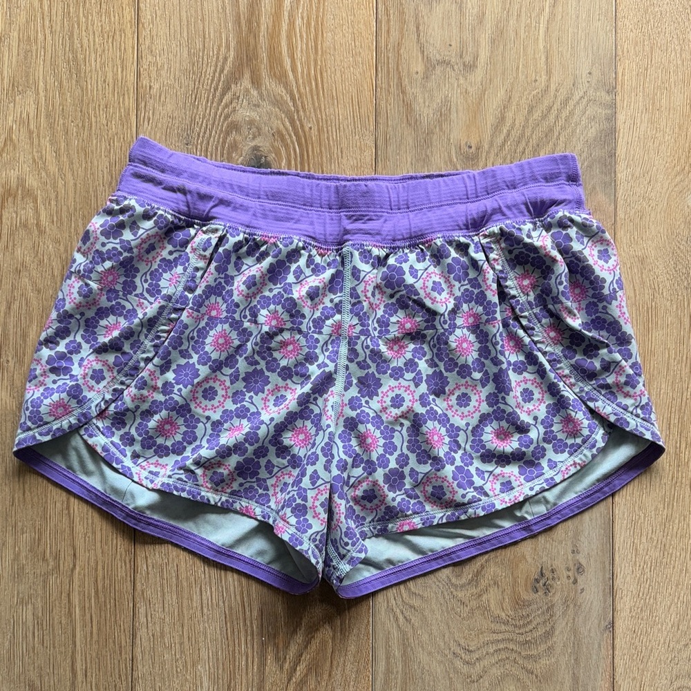 RARE Lululemon Run Breeze By Short in Twiggy Printed Power Purple | Size 6